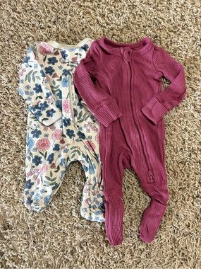 Premie set of 2 Carter's Floral Cream & Mauve Zip-Front Footie Set
